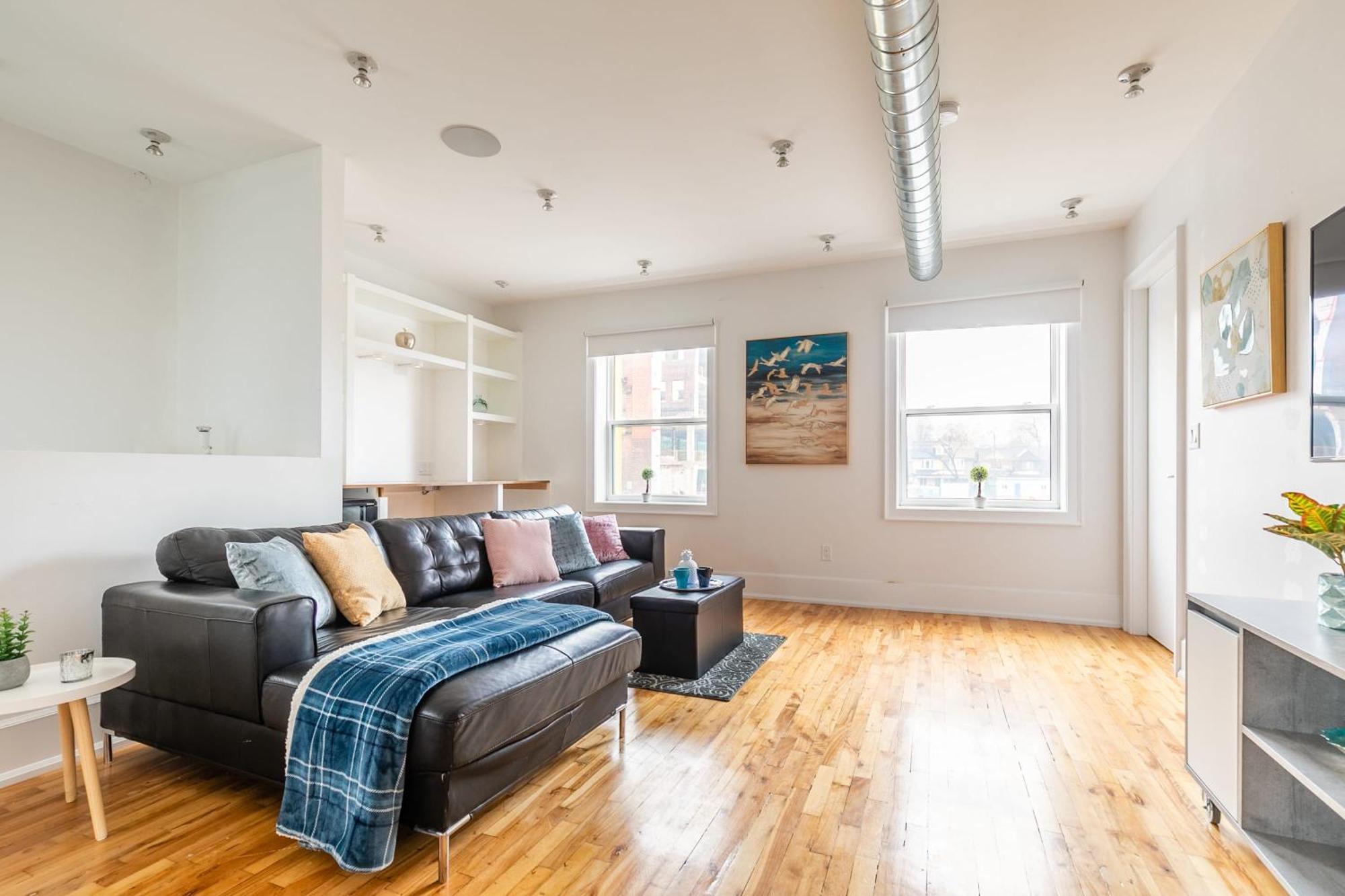 Modern 2 Bedroom Condo - Heart Of Leslieville Toronto Kültér fotó