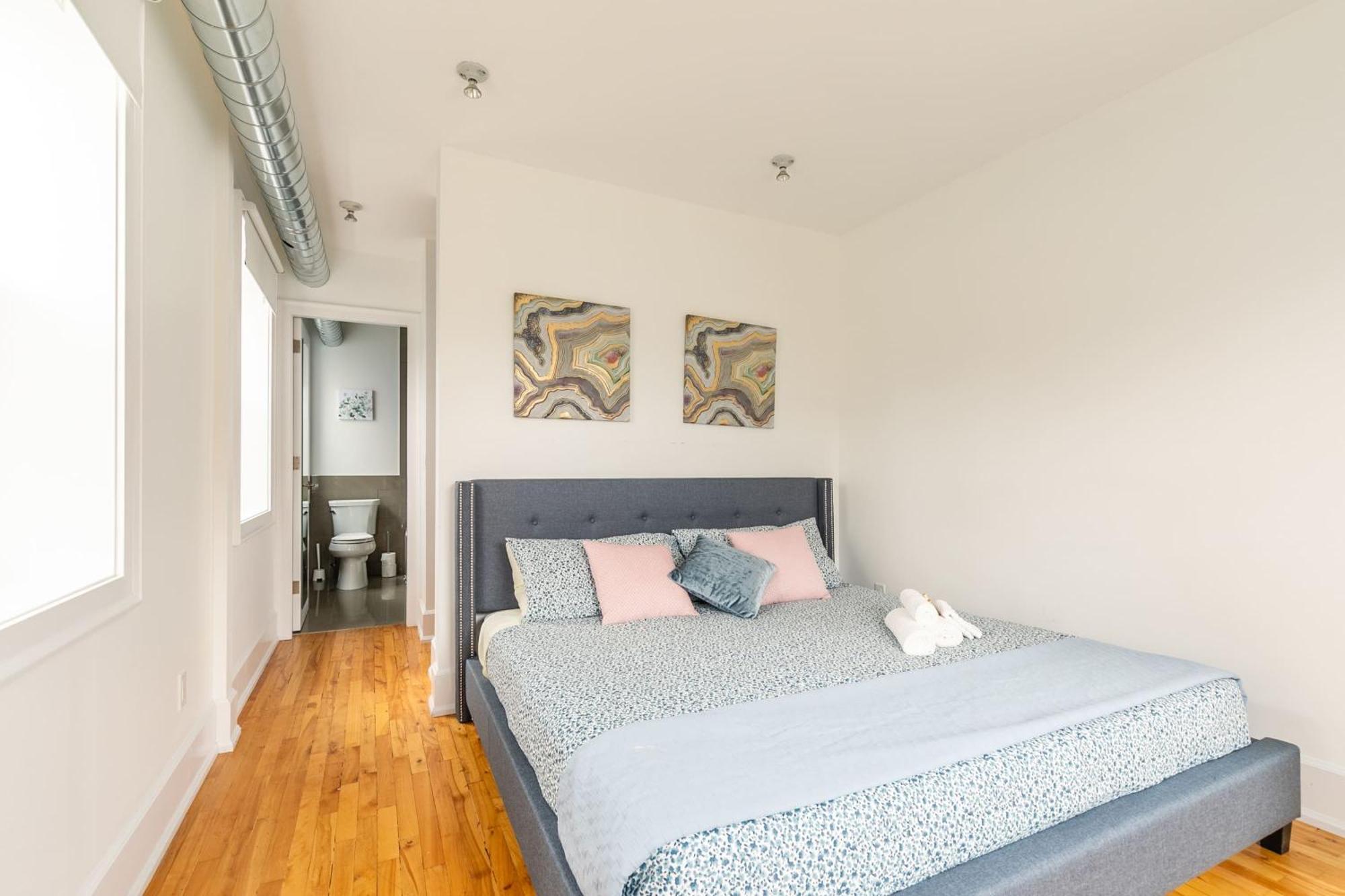 Modern 2 Bedroom Condo - Heart Of Leslieville Toronto Kültér fotó