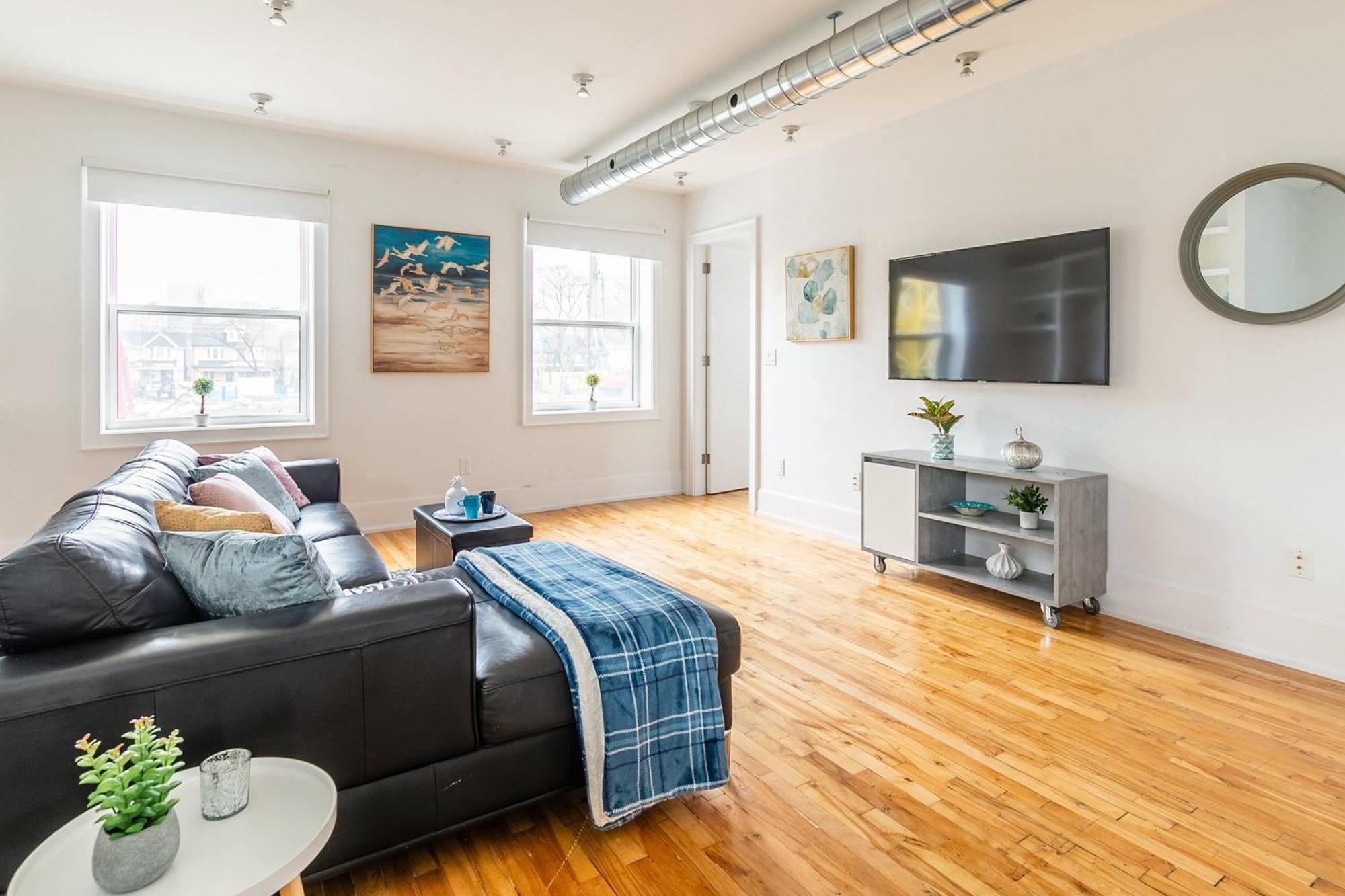 Modern 2 Bedroom Condo - Heart Of Leslieville Toronto Kültér fotó